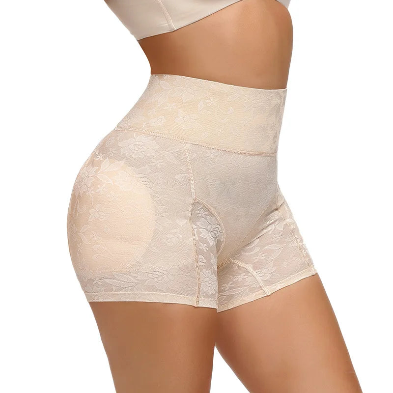 SHORT REMBOURRÉE HANCHE DENTELLE