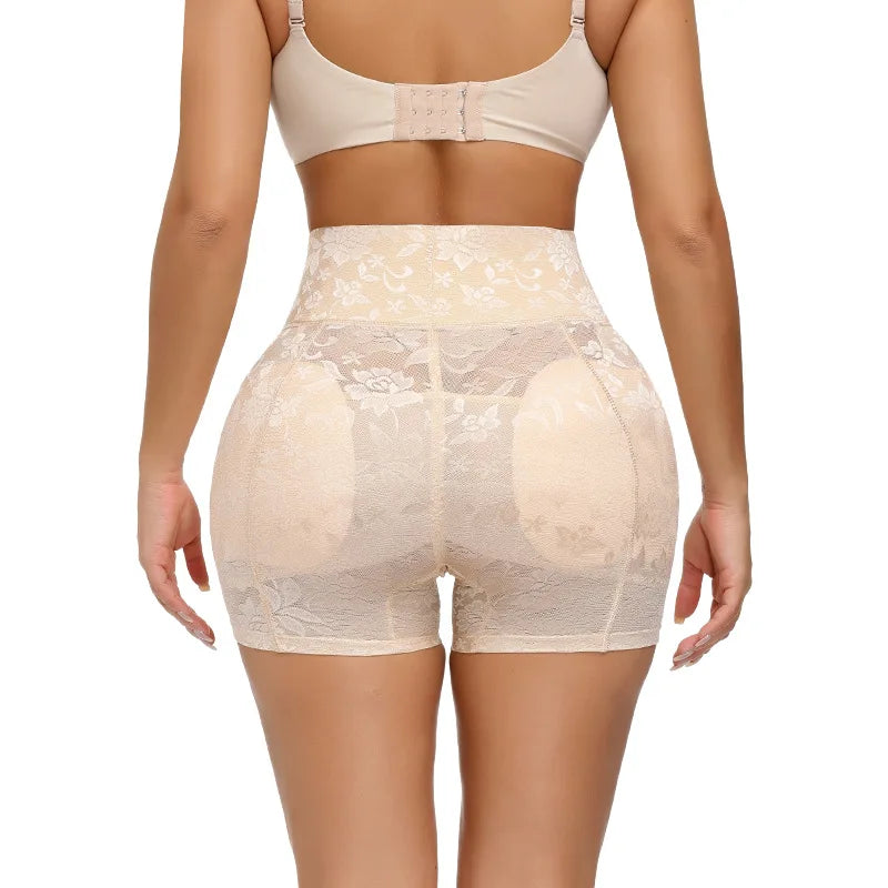 SHORT REMBOURRÉE HANCHE DENTELLE